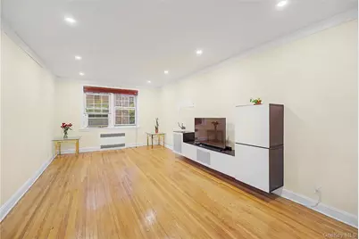 10 Welwyn Road #2C, Great Neck, NY 11021 - Photo 7