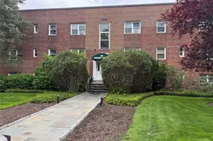 450 Pelham Rd, New Rochelle, NY 10805 - Photo 5