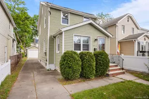 194-35 114th Dr, Saint Albans, NY 11412 - Photo 1
