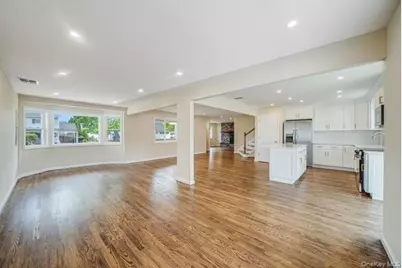 5 Cheryl Lane, North Babylon, NY 11703 - Photo 9