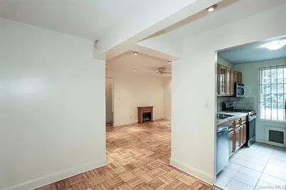 7510 Yellowstone Boulevard #2C, Rego Park, NY 11374 - Photo 3