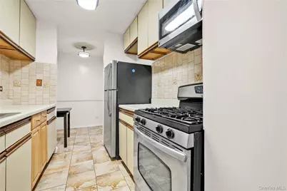 85-15 Main Street #5F, Jamaica, NY 11435 - Photo 7