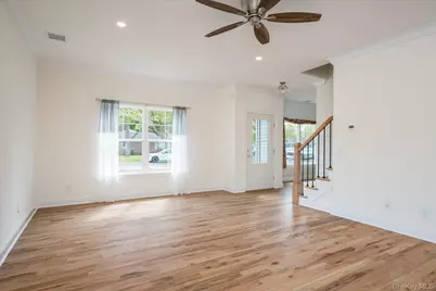 158 Mount Vernon Avenue, Patchogue, NY 11772 - Photo 11