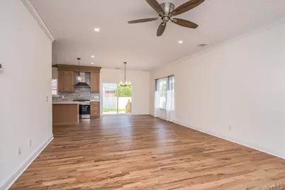 158 Mount Vernon Avenue, Patchogue, NY 11772 - Photo 9