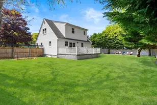 225 Walker Ave, Patchogue, NY 11772 - Photo 29