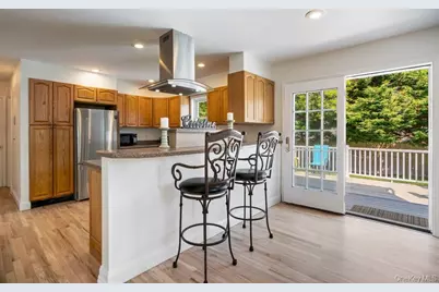 225 Walker Avenue, Patchogue, NY 11772 - Photo 11