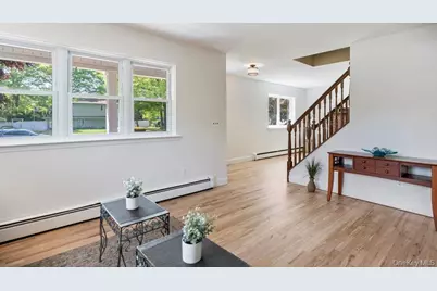 225 Walker Avenue, Patchogue, NY 11772 - Photo 9