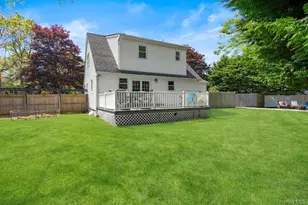 225 Walker Ave, Patchogue, NY 11772 - Photo 31
