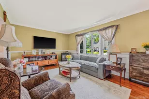 15 Lillian Pl, Farmingdale, NY 11735 - Photo 21