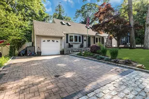 16 Davis St, Melville, NY 11747 - Photo 3