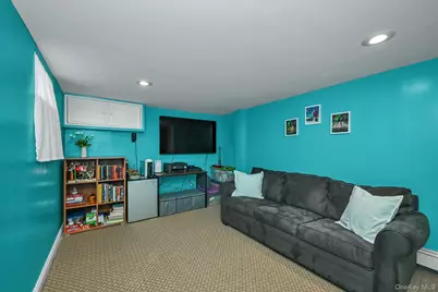 126 Roeckel Avenue, Valley Stream, NY 11580 - Photo 13