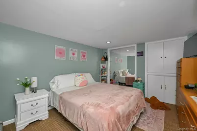 126 Roeckel Avenue, Valley Stream, NY 11580 - Photo 11