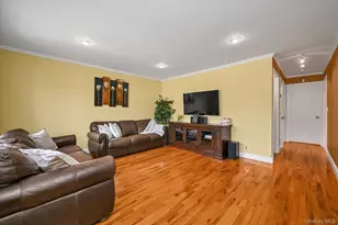 126 Roeckel Ave, Valley Stream, NY 11580 - Photo 3