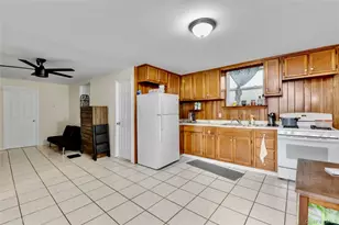 36-11 Utopia Pkwy, Flushing, NY 11358 - Photo 23