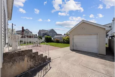 372 Madison Street, Franklin Square, NY 11010 - Photo 25