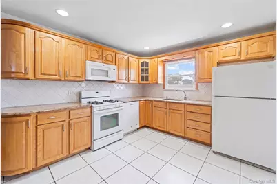 372 Madison Street, Franklin Square, NY 11010 - Photo 3