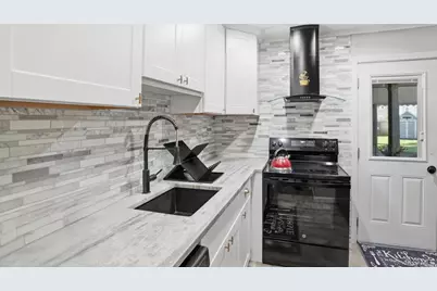 204 Denton Place, Roosevelt, NY 11575 - Photo 5