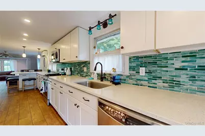 41 Summit Boulevard, Westhampton, NY 11977 - Photo 7