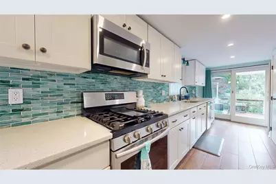 41 Summit Boulevard, Westhampton, NY 11977 - Photo 5