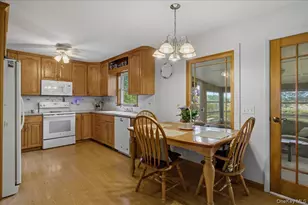 41 Greentree Dr S, Hyde Park, NY 12538 - Photo 9