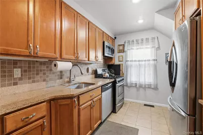 1 Ivanhoe Place, Valley Stream, NY 11580 - Photo 7