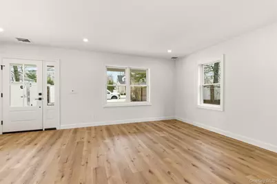 98 Burt Avenue, Northport, NY 11768 - Photo 3