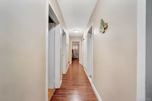 1089 Westminster Ave, Dix Hills, NY 11746 - Photo 11