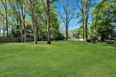 1089 Westminster Avenue, Dix Hills, NY 11746 - Photo 23