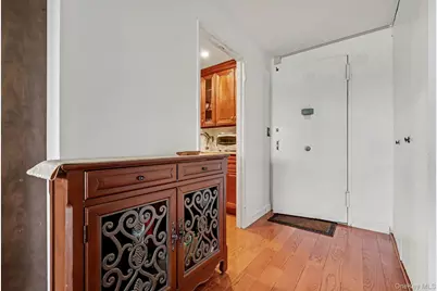 500 High Point Drive #810, Hartsdale, NY 10530 - Photo 5