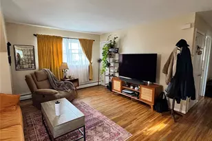 22 Beach Ave, Copiague, NY 11726 - Photo 19