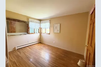 22 Beach Avenue, Copiague, NY 11726 - Photo 5