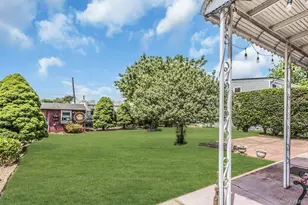 22 Beach Ave, Copiague, NY 11726 - Photo 29