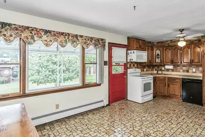 22 Beach Avenue, Copiague, NY 11726 - Photo 9
