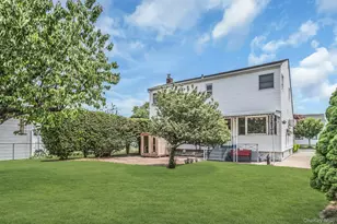22 Beach Ave, Copiague, NY 11726 - Photo 31