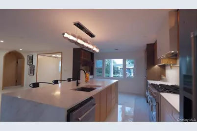 21 Wesleyan Road, Commack, NY 11725 - Photo 5