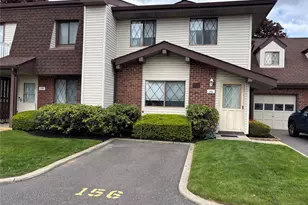 156 W Cambridge Dr E, Copiague, NY 11726 - Photo 33