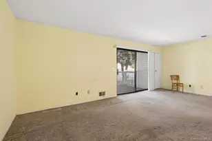 156 W Cambridge Dr E, Copiague, NY 11726 - Photo 9