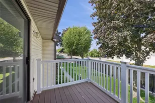 156 W Cambridge Dr E, Copiague, NY 11726 - Photo 7