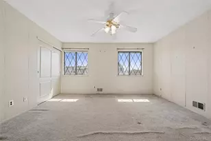 156 W Cambridge Dr E, Copiague, NY 11726 - Photo 23