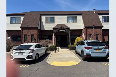 156 W Cambridge Drive E #156, Copiague, NY 11726 - Photo 11