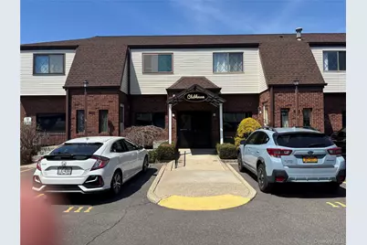 156 W Cambridge Drive E #156, Copiague, NY 11726 - Photo 3