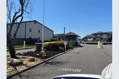 156 W Cambridge Drive E #156, Copiague, NY 11726 - Photo 9