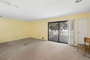 156 W Cambridge Dr E, Copiague, NY 11726 - Photo 5
