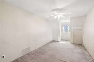 156 W Cambridge Dr E, Copiague, NY 11726 - Photo 29