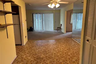 156 W Cambridge Dr E, Copiague, NY 11726 - Photo 13