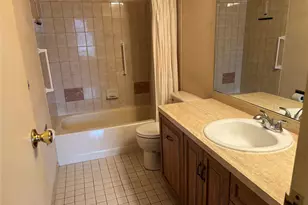 156 W Cambridge Dr E, Copiague, NY 11726 - Photo 15