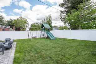 10 Jeremy Ave, Plainview, NY 11803 - Photo 27