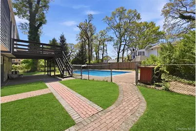 18 Park Drive E, Syosset, NY 11791 - Photo 5