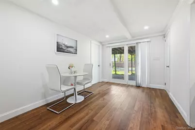 18 Park Drive E, Syosset, NY 11791 - Photo 25
