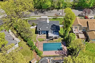 18 Park Dr E, Syosset, NY 11791 - Photo 3